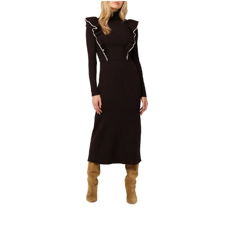 10 Underrated Maxis For Turtleneck Lovers